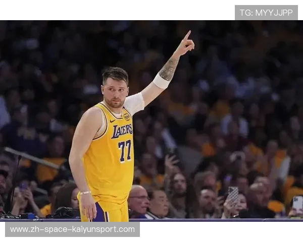 东契奇首节10+5+4表现，湖人76人战况胶着凸显全能控场